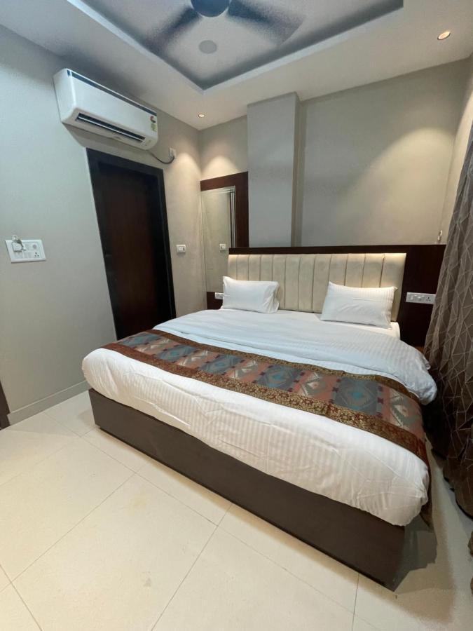 Vishwanath Inn Varanasi Exterior photo