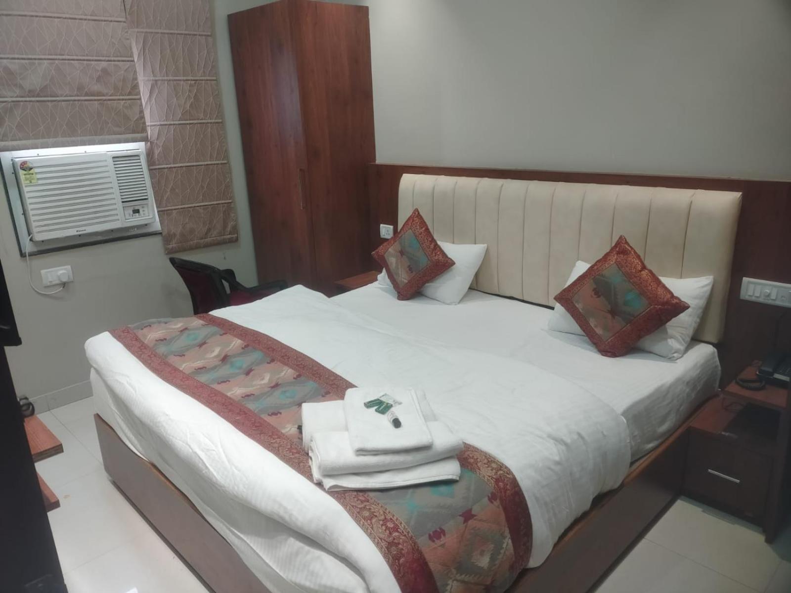 Vishwanath Inn Varanasi Exterior photo